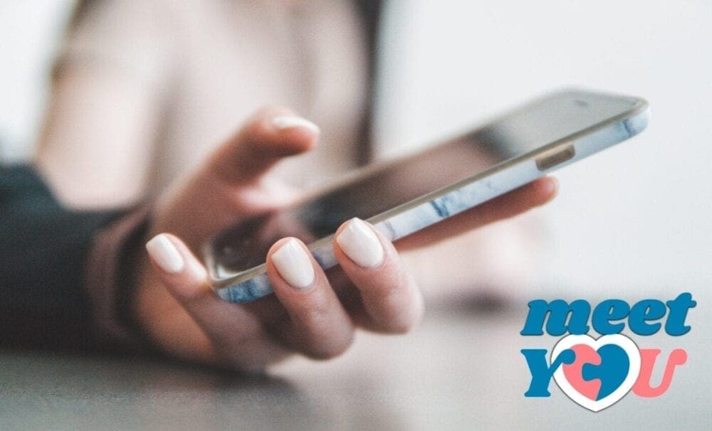 Come conquistare una ragazza in chat, tutti i consigli utili