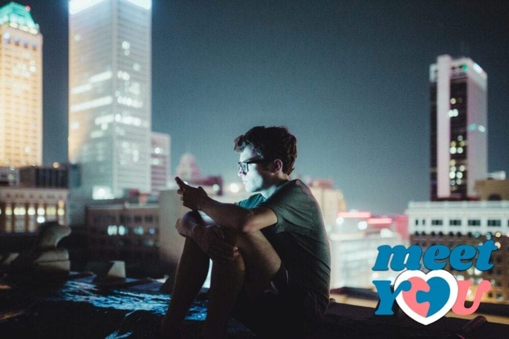 Come conquistare un ragazzo in chat, tutti i consigli utili